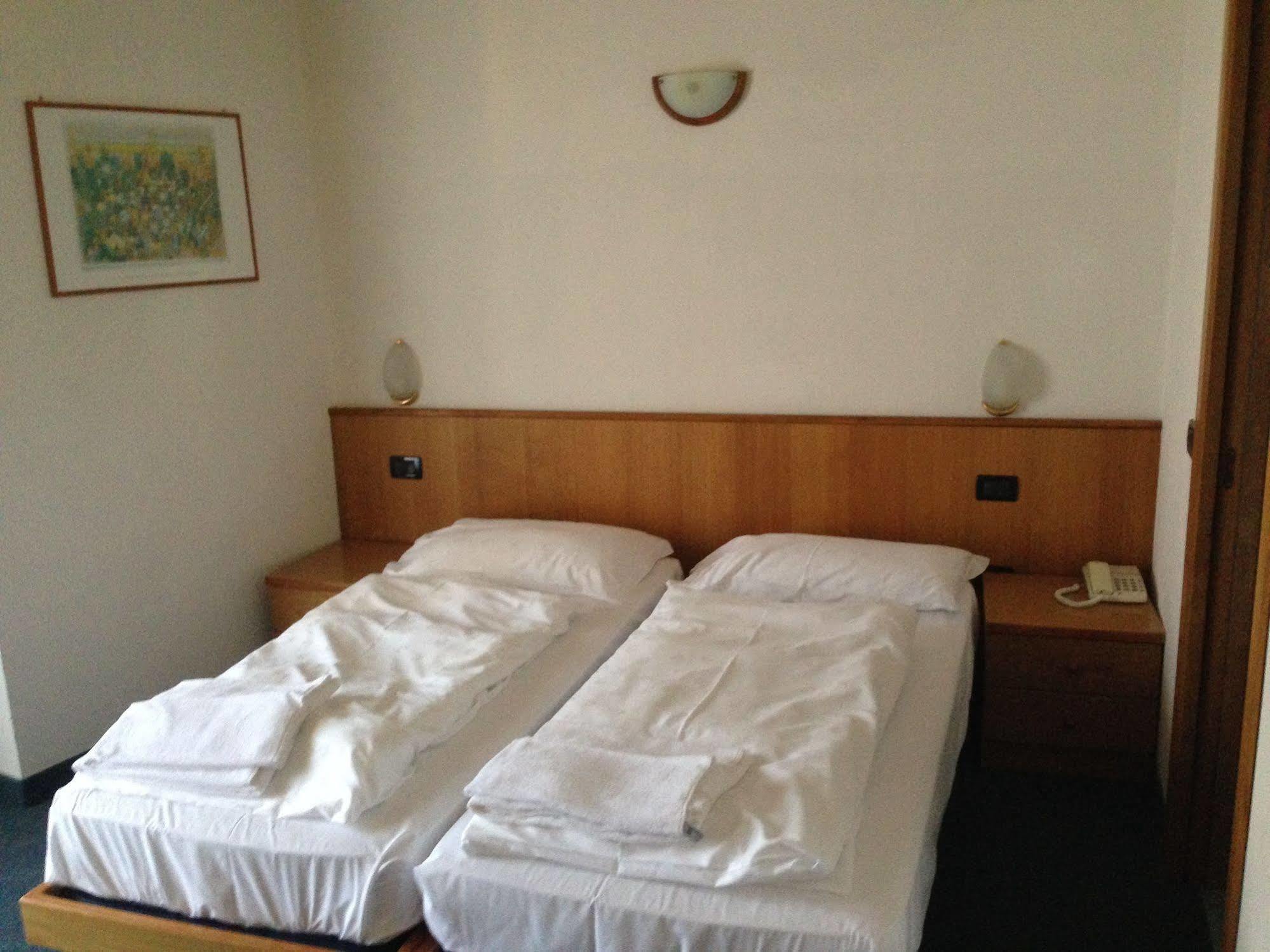 Hotel Olisamir カヴェダーゴ エクステリア 写真