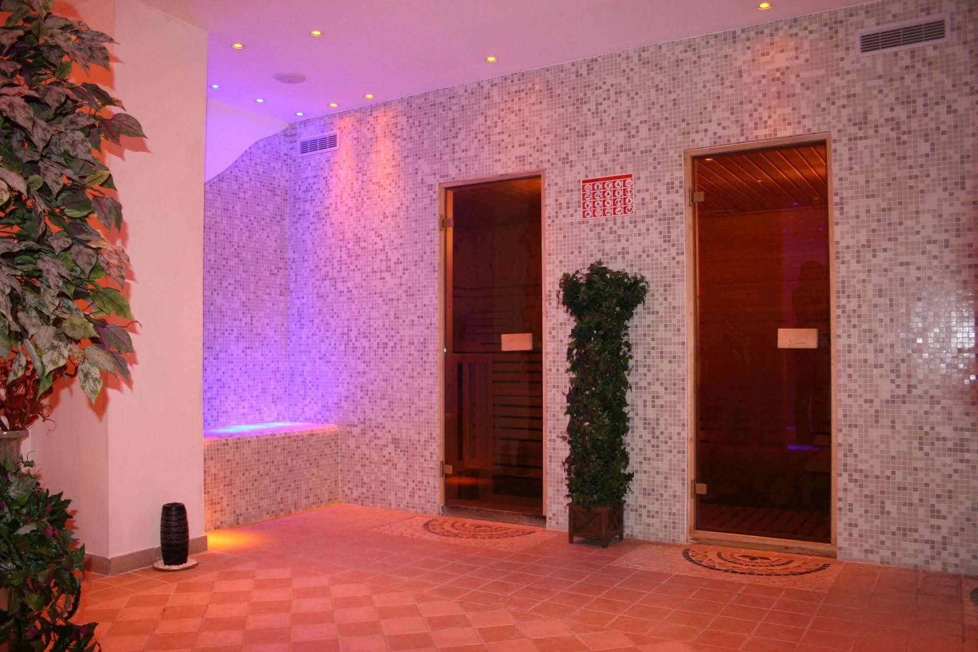 Hotel Olisamir カヴェダーゴ エクステリア 写真